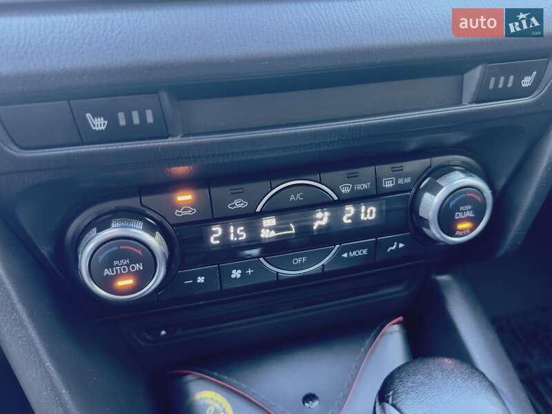 Седан Mazda 3 2015 в Софіївській Борщагівці