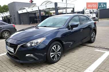 Седан Mazda 3 2016 в Киеве