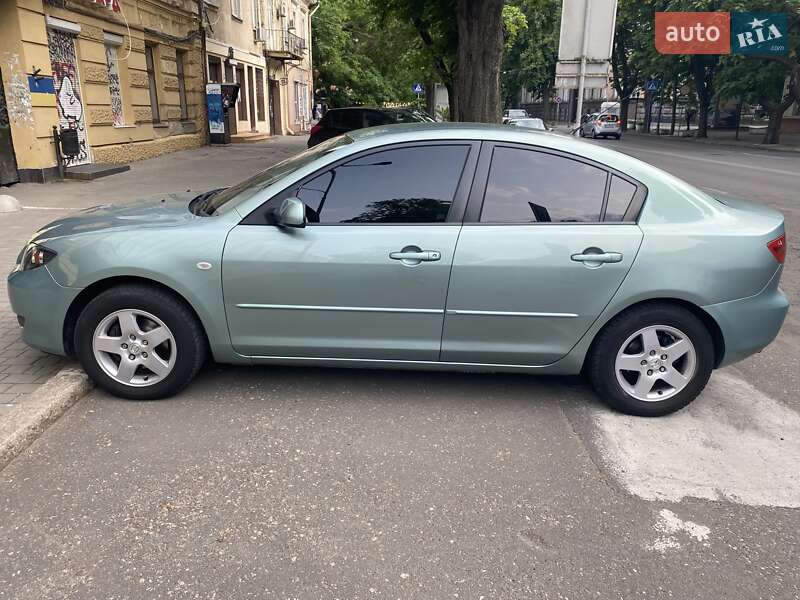 Седан Mazda 3 2004 в Одессе