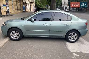Седан Mazda 3 2004 в 