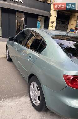 Седан Mazda 3 2004 в 