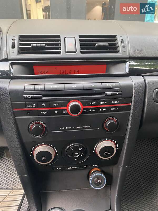 Седан Mazda 3 2004 в Одессе