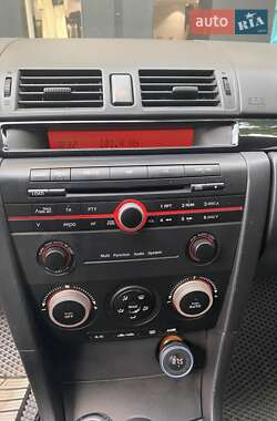 Седан Mazda 3 2004 в 