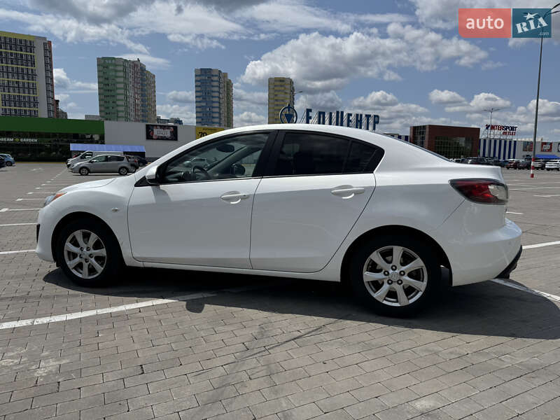 Седан Mazda 3 2011 в Одесі