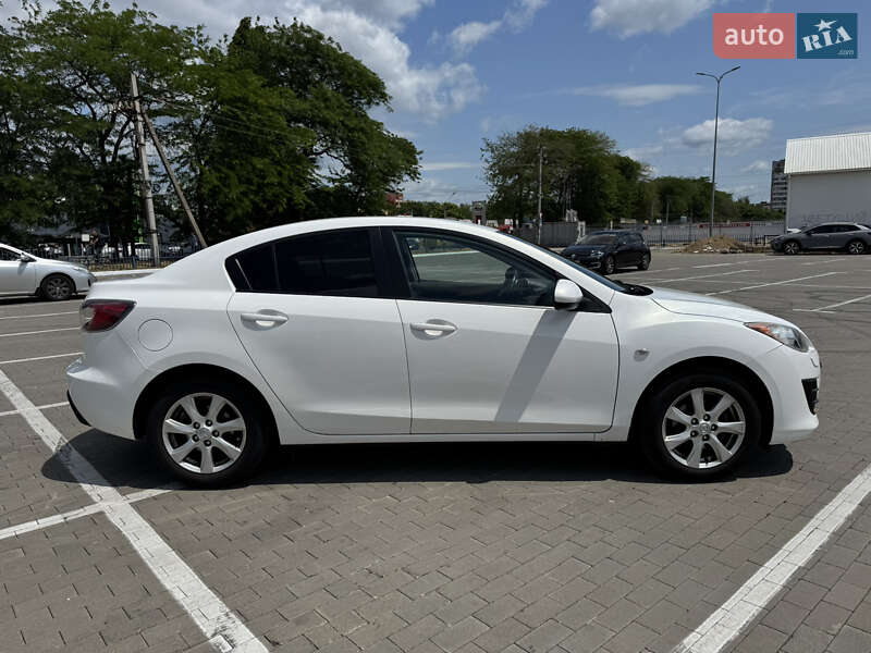 Седан Mazda 3 2011 в Одесі