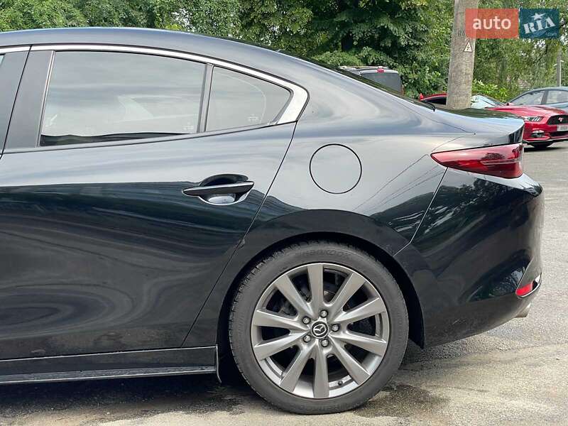 Седан Mazda 3 2019 в Киеве