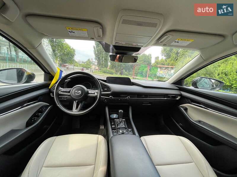 Седан Mazda 3 2019 в Киеве