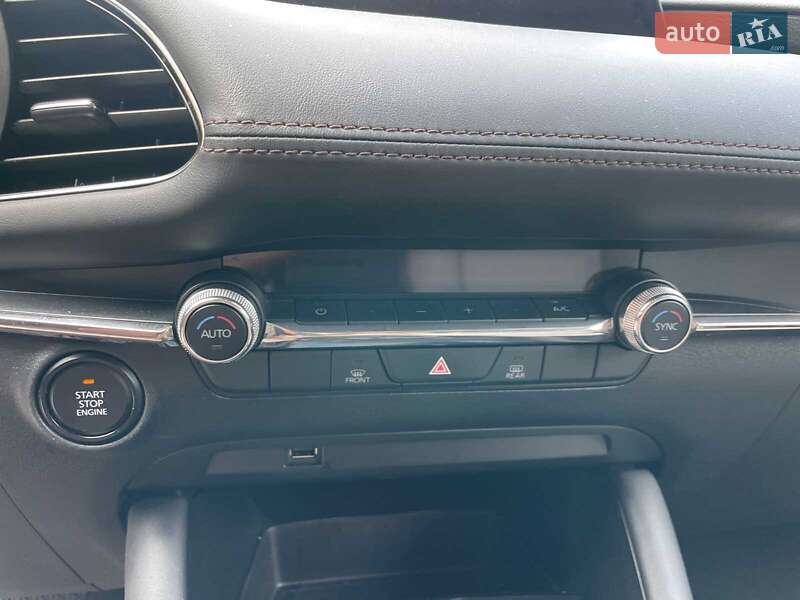 Седан Mazda 3 2019 в Киеве