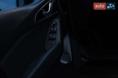 Хэтчбек Mazda 3 2013 в 
