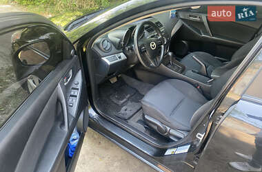 Седан Mazda 3 2010 в 