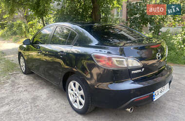 Седан Mazda 3 2010 в 