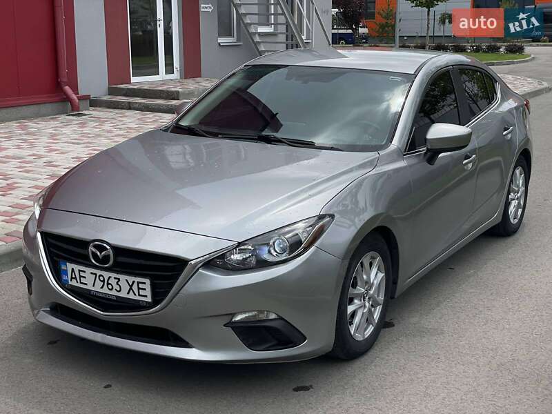 Седан Mazda 3 2016 в Днепре
