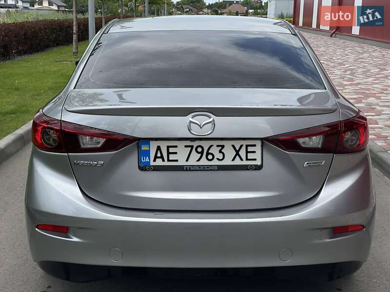Седан Mazda 3 2016 в Днепре