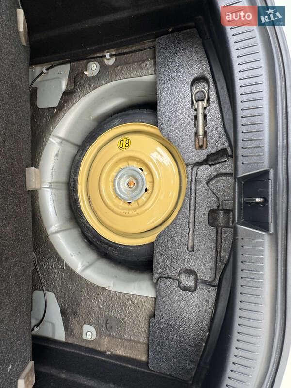 Хэтчбек Mazda 3 2008 в Днепре