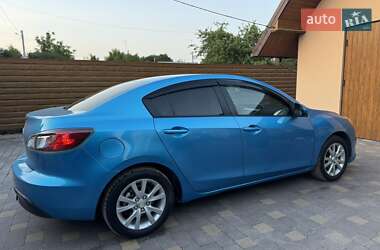 Седан Mazda 3 2011 в 