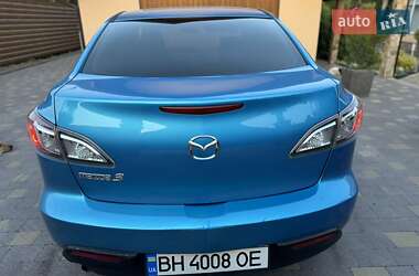 Седан Mazda 3 2011 в 