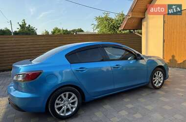 Седан Mazda 3 2011 в 
