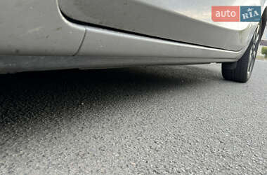 Хэтчбек Mazda 3 2010 в 