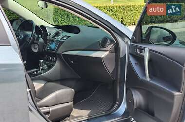 Хэтчбек Mazda 3 2013 в 