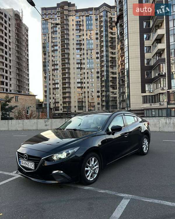 Седан Mazda 3 2016 в 
