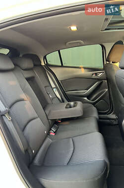 Хэтчбек Mazda 3 2015 в 