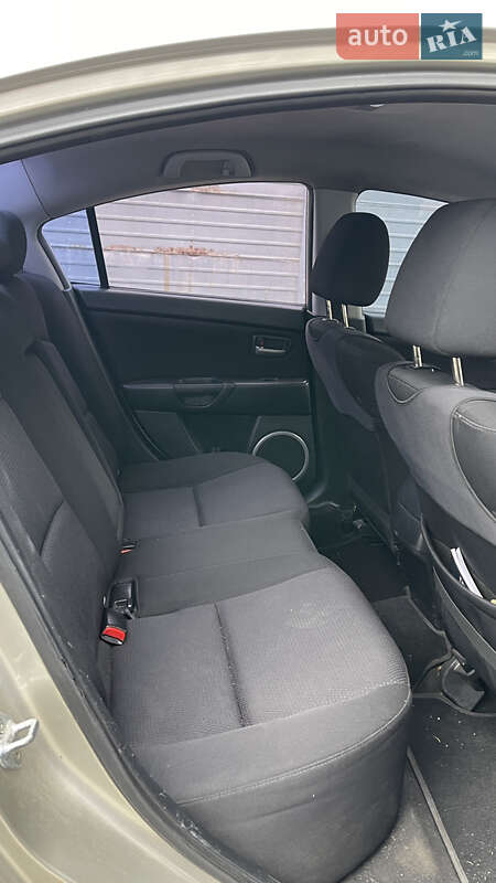Седан Mazda 3 2007 в Умани