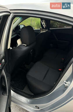 Седан Mazda 3 2011 в 