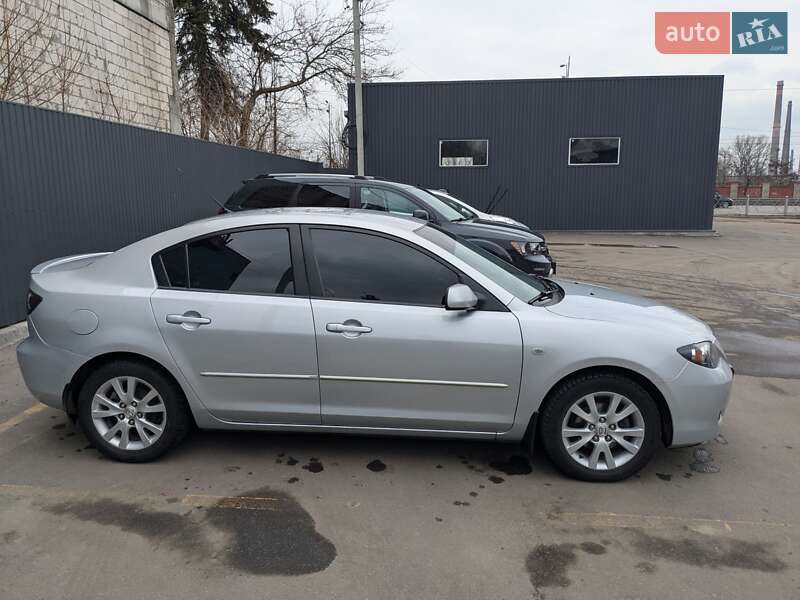 Седан Mazda 3 2007 в Днепре