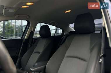 Седан Mazda 3 2015 в 