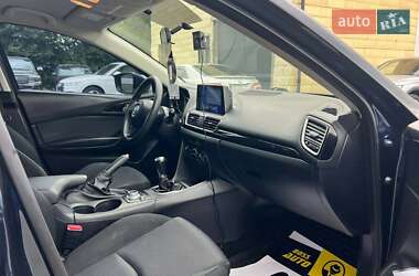 Седан Mazda 3 2015 в 