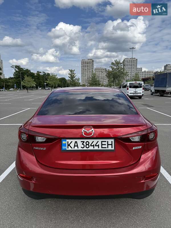 Седан Mazda 3 2018 в Киеве
