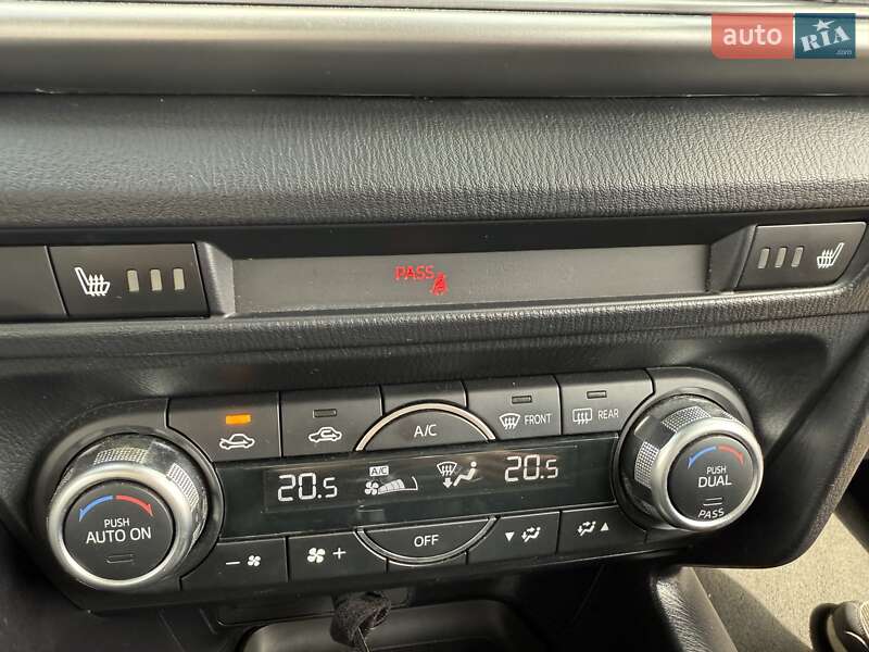 Седан Mazda 3 2018 в Киеве
