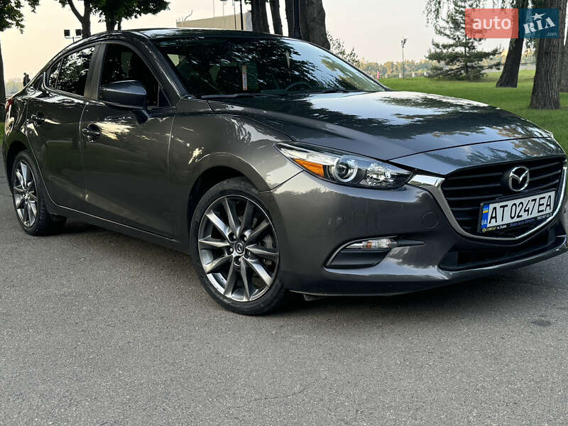Седан Mazda 3 2017 в Киеве