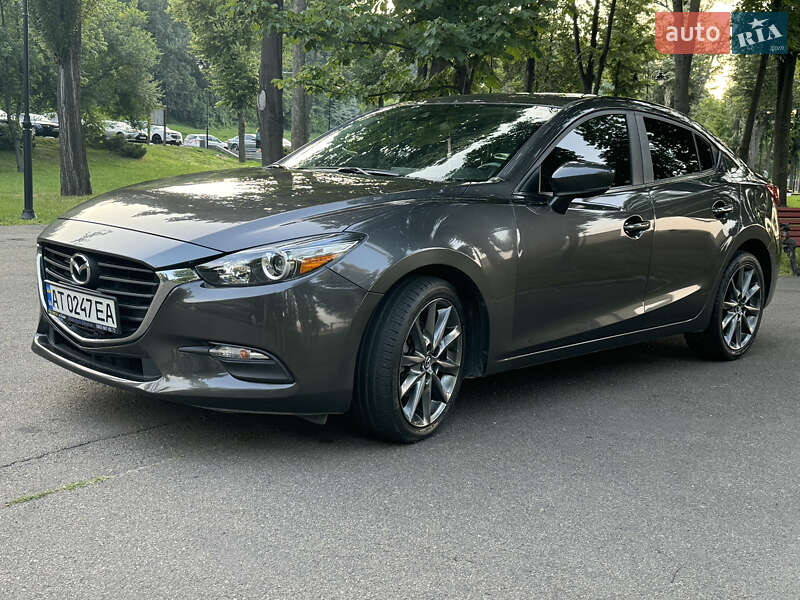 Седан Mazda 3 2017 в Киеве