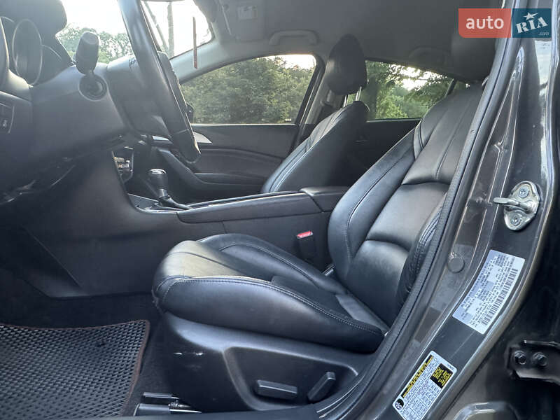 Седан Mazda 3 2017 в Киеве