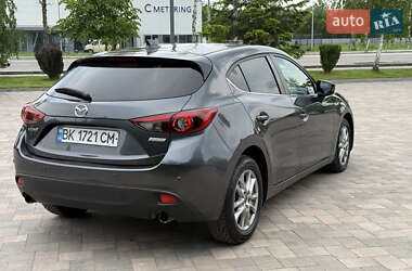 Хэтчбек Mazda 3 2014 в 