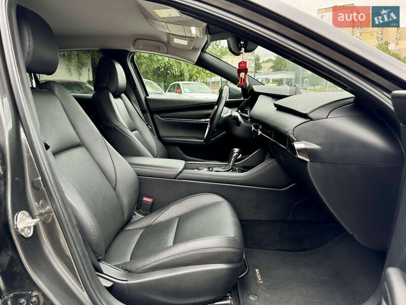 Седан Mazda 3 2019 в Виннице