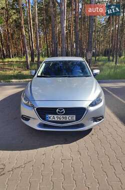 Седан Mazda 3 2017 в Киеве