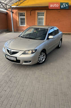 Седан Mazda 3 2006 в Ромнах
