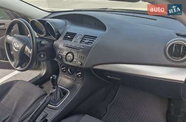 Седан Mazda 3 2012 в 