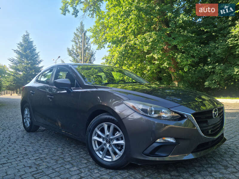 Седан Mazda 3 2013 в Чернівцях