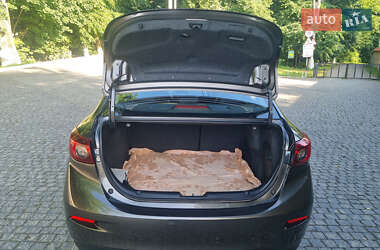 Седан Mazda 3 2013 в Чернівцях