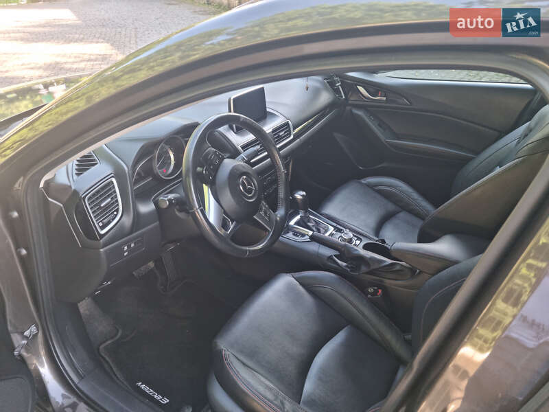 Седан Mazda 3 2013 в Чернівцях