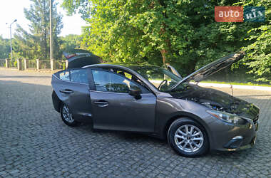 Седан Mazda 3 2013 в Чернівцях