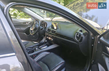 Седан Mazda 3 2013 в Чернівцях