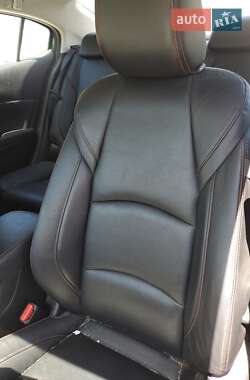 Седан Mazda 3 2013 в Чернівцях
