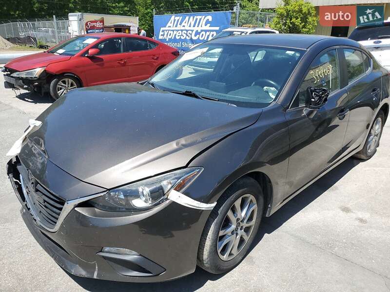 Седан Mazda 3 2013 в Чернівцях
