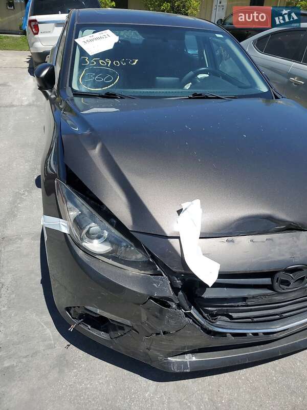 Седан Mazda 3 2013 в Чернівцях