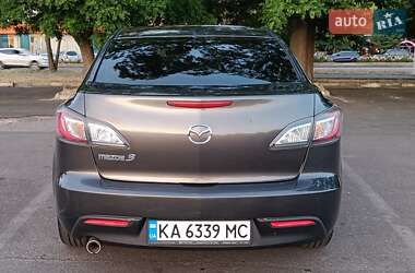 Седан Mazda 3 2011 в 