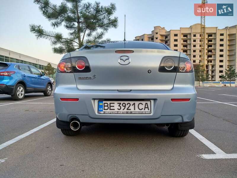 Седан Mazda 3 2007 в Бобринце
